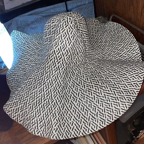 Women's Sunvisor - Picture 8 of 8